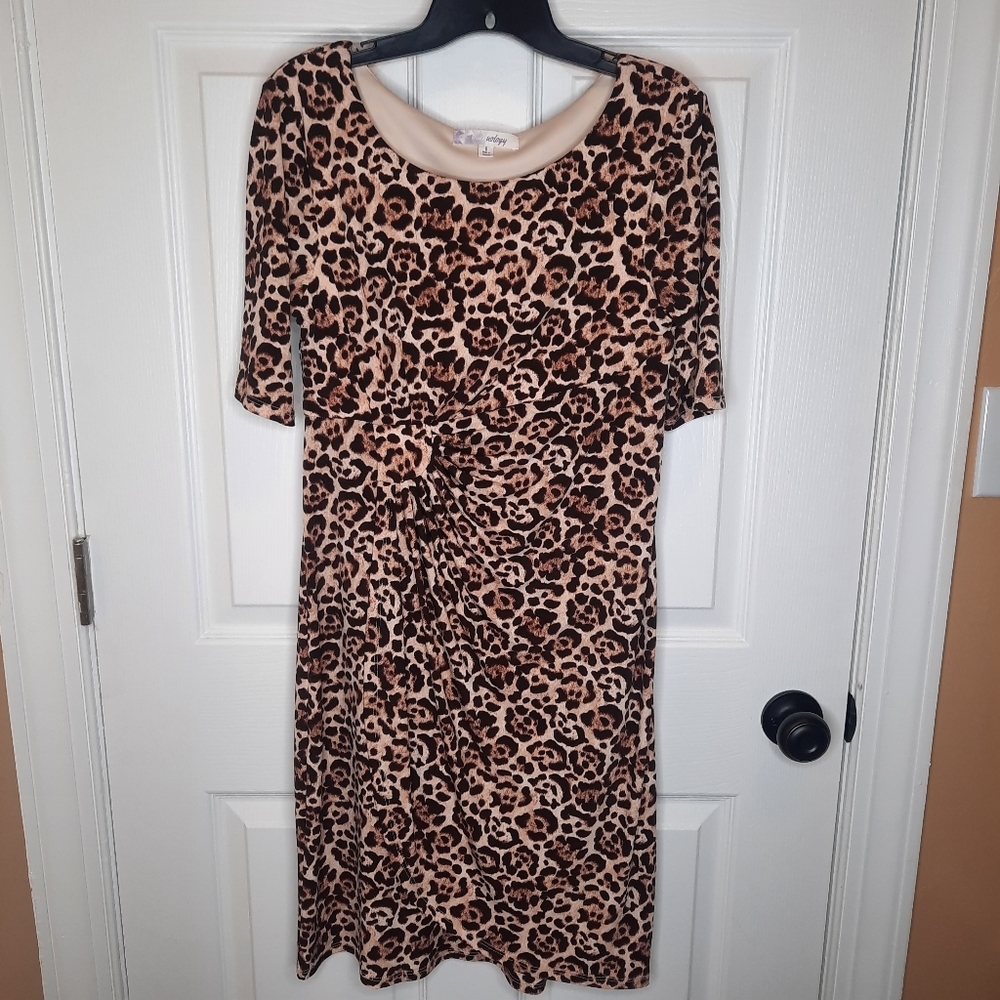 Triuhnology size 6 cheetah gathered waist dress